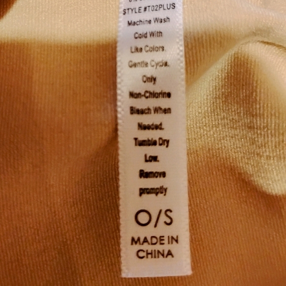 Cream Fitted Sleeveless Camisole - Picture 5 of 6